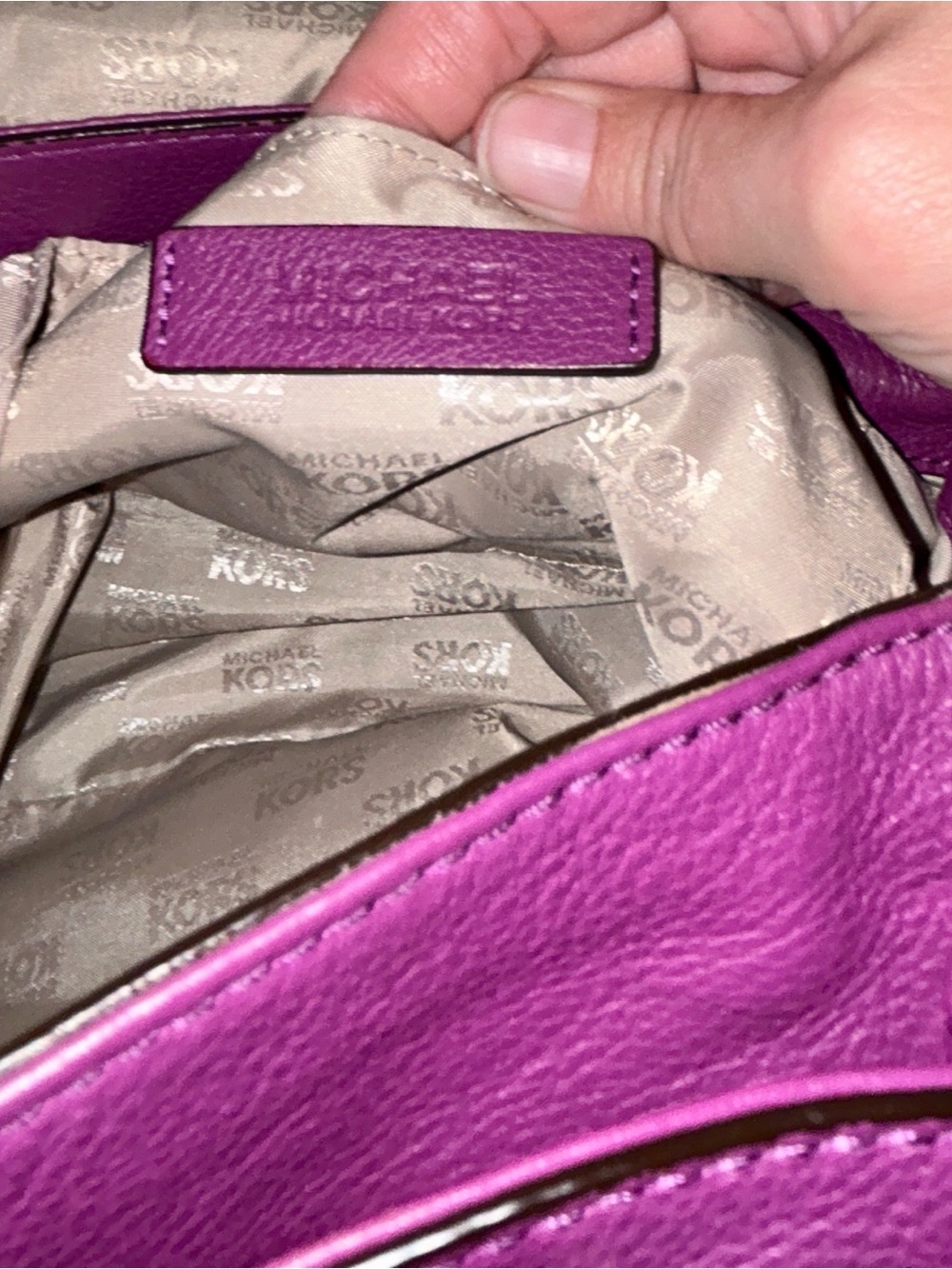 Michael Kors -Large Vibrant Purple Pebbled Leather Margo Satchel- EUC - Picture 12 of 12